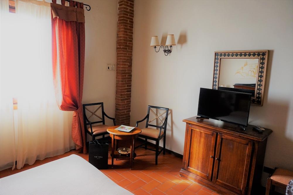 Agriturismo Antico Borgo Poggitazzi テッラヌオーヴァ・ブラッチョリーニ エクステリア 写真