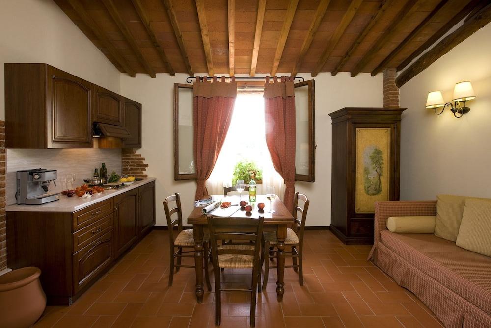 Agriturismo Antico Borgo Poggitazzi テッラヌオーヴァ・ブラッチョリーニ エクステリア 写真