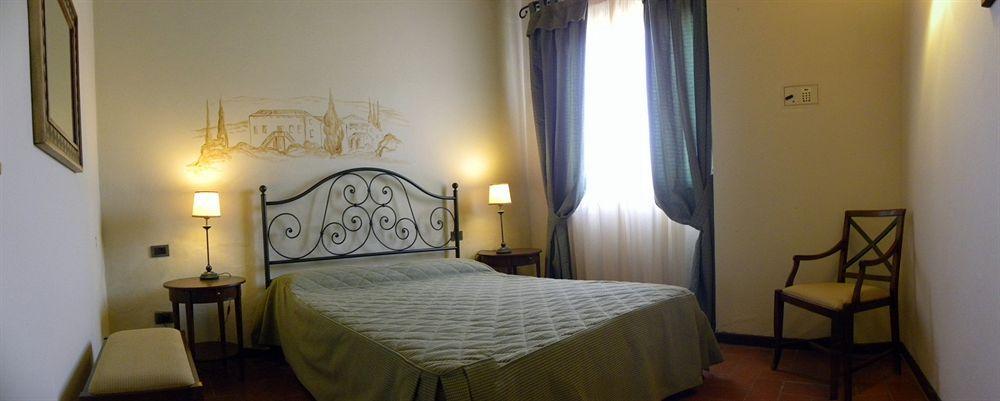 Agriturismo Antico Borgo Poggitazzi テッラヌオーヴァ・ブラッチョリーニ エクステリア 写真