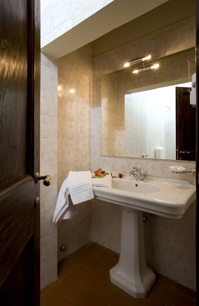 Agriturismo Antico Borgo Poggitazzi テッラヌオーヴァ・ブラッチョリーニ エクステリア 写真